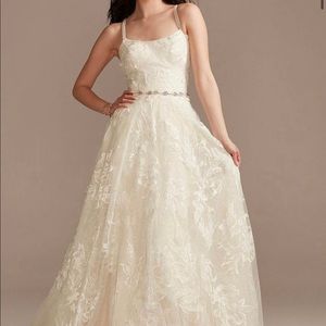 Tulle Lace V-Back Spaghetti Strap Wedding Dress